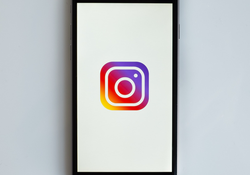 2 Ways to Crop Video for Instagram — Clideo