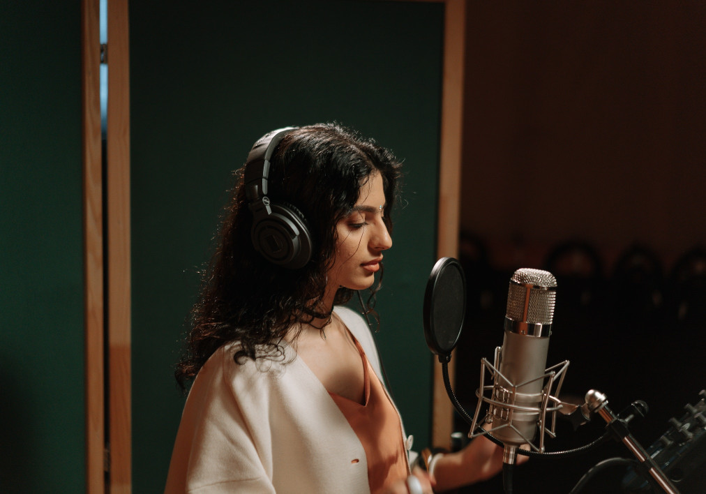 What is a Voice Over Artist and How to One — Clideo