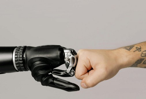 AI in Daily Life: Practical Uses and Impacts